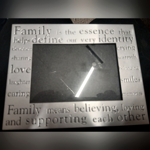 Silver Family Photo Frame - Picture 1 of 1
